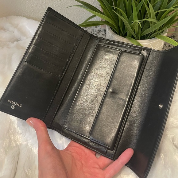 CHANEL V-Stitched Chevron lambskin long wallet w/Dust Bag - Picture 5 of 16